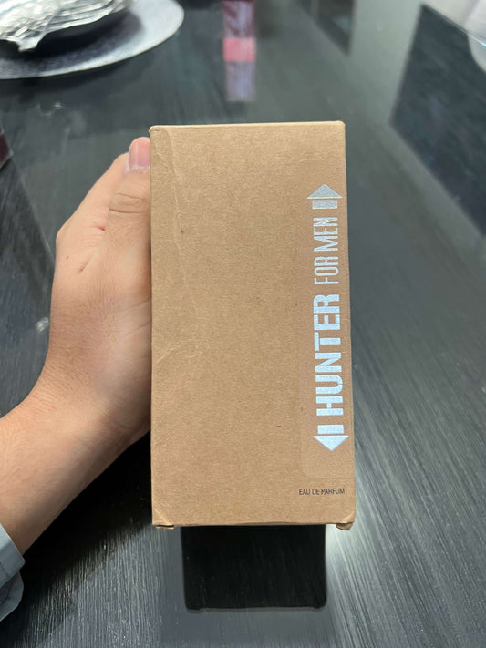$ 900.0UncategorizedHunter Men de Armaf es una fragancia masculina de la familia olfativa Almizcle Amaderado Floral, que combina notas de salida de toronja, romero, agujas de cedro y cardamomo, con un corazón de ylang-ylang, nardos e incienso de olíbano,